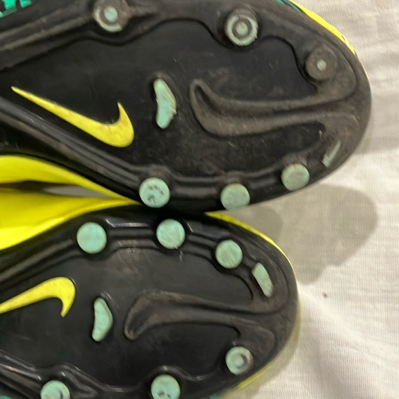 Nike youth size 5 hypervenom  Athletic Shoes - Picture 7 of 11